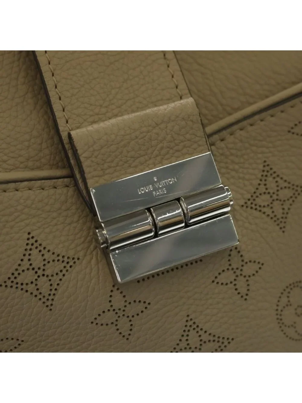 Louis Vuitton Sevre Mahina Handbag Beige Leather Silver